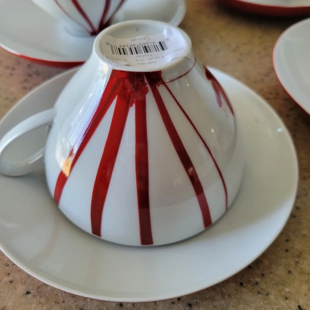 Mikasa Porcelain Pure Red Collection SL 134 10 oz Coffee Cup & Saucer Set DAMAGE